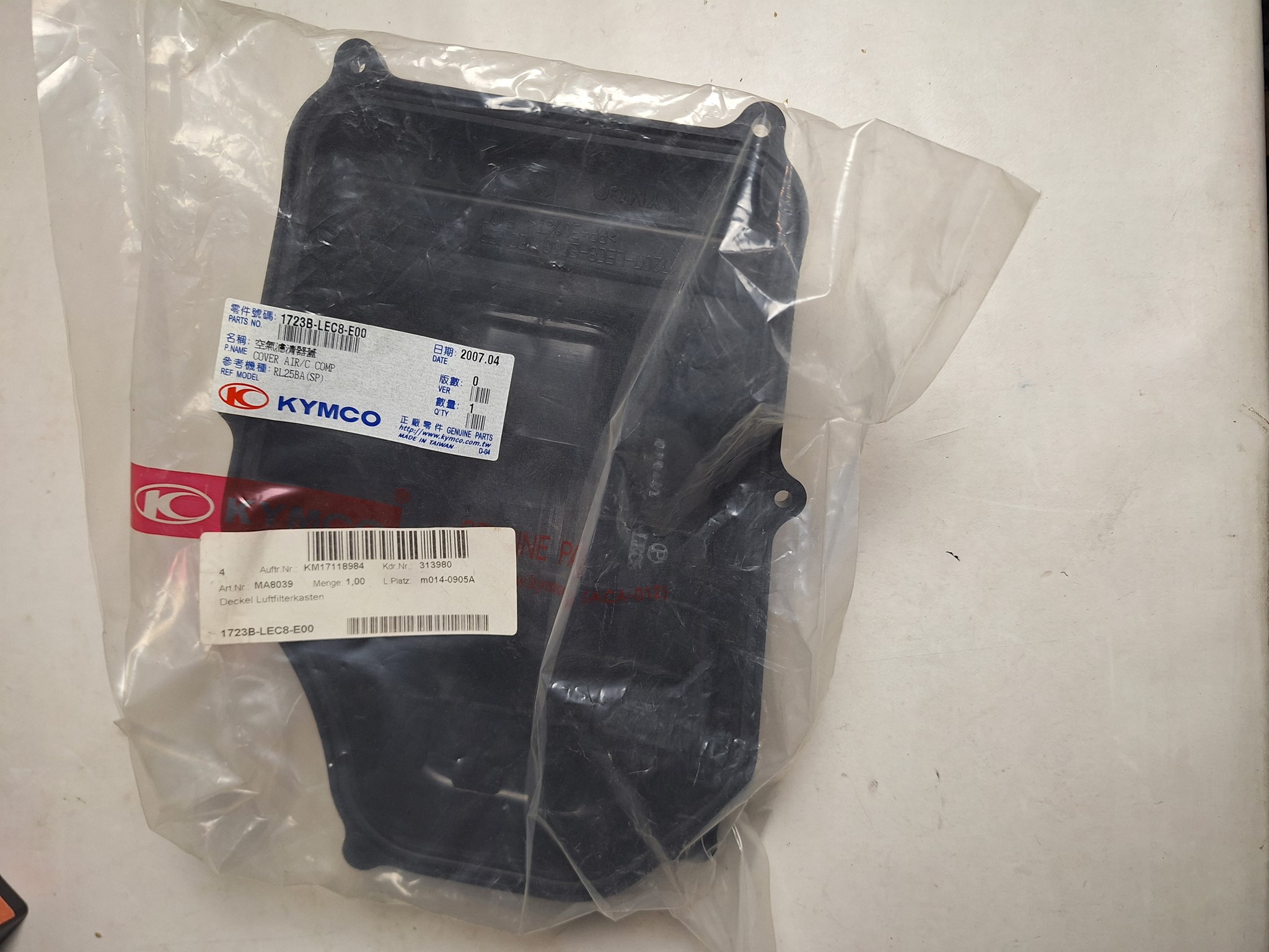 Picture of Kymco  Quannon 125 4T EURO III  DECKEL LUFTFILTERKASTEN  1723B-LEC8-E00